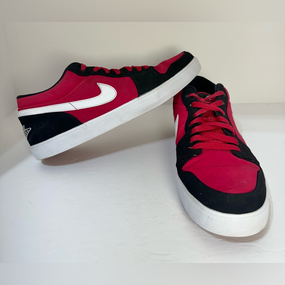 Nike Air Jordan Men's Size 11.5 Red & Black Sneakers Shoes 584794-002